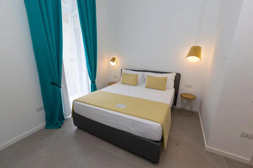Deluxe Double room (full double bed)