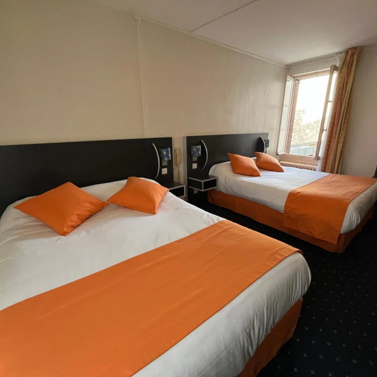 Logis hôtel de la Barque — 5