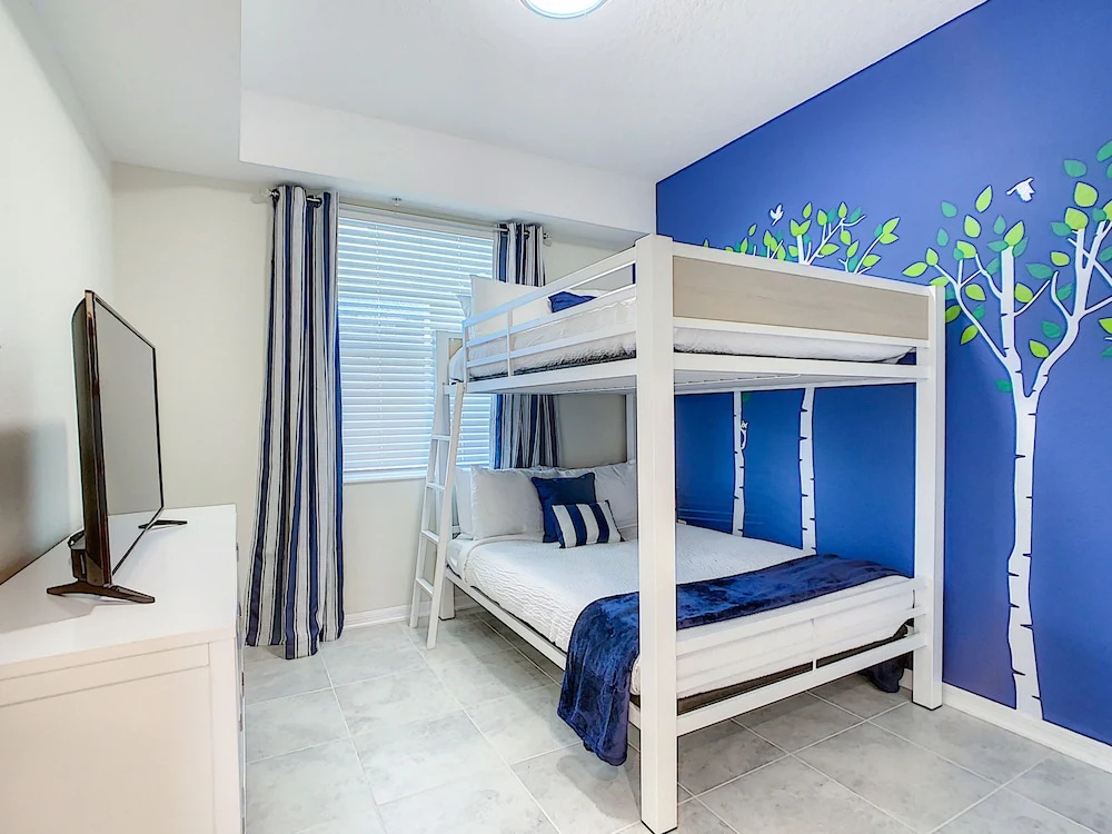 Updated Condo, 5 mi to Disney, On-site Water Park!