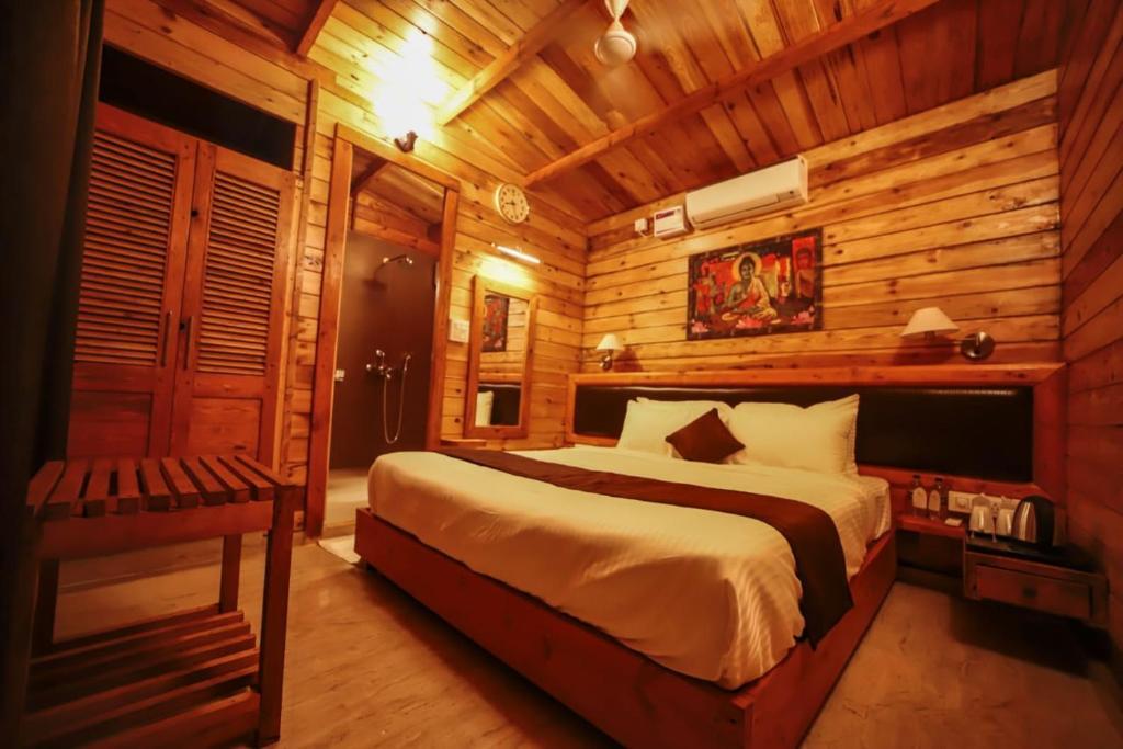 Grand Vatika Resort