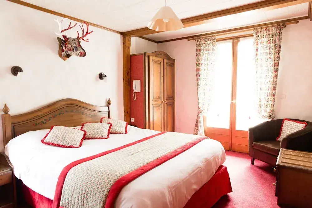 Standard Double room with balcony (full double bed)