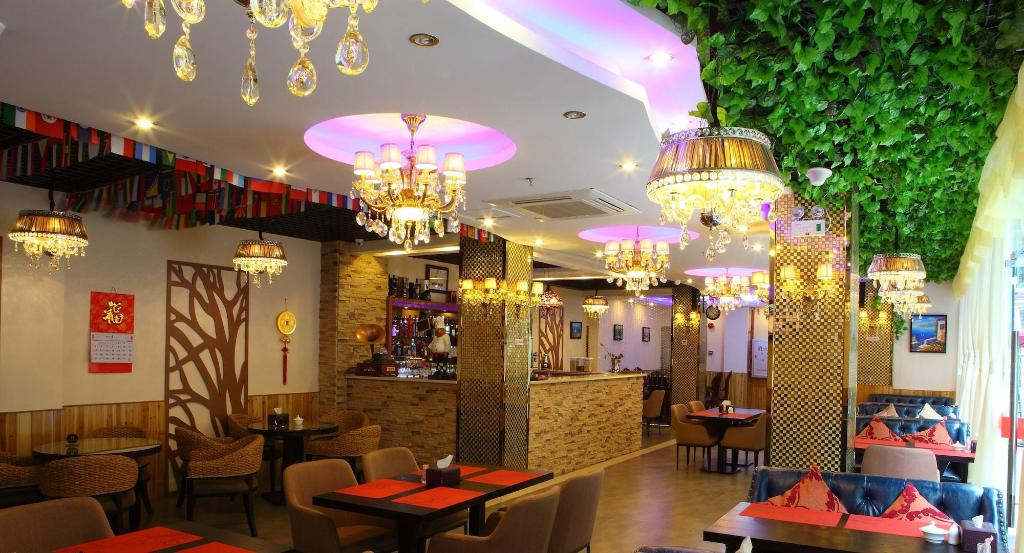 Food & Beverage