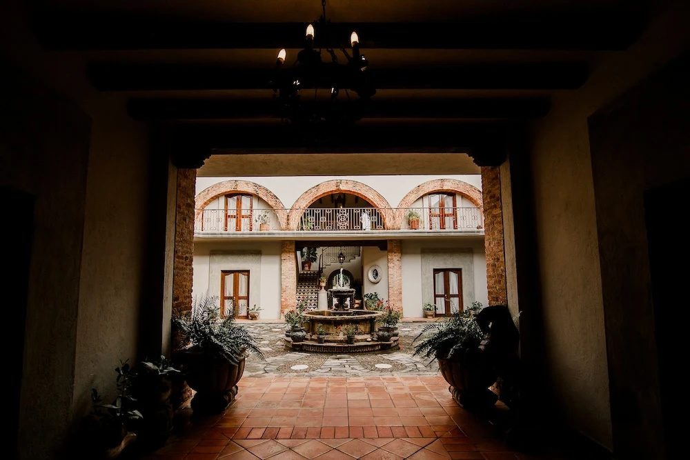 Lobby & Reception