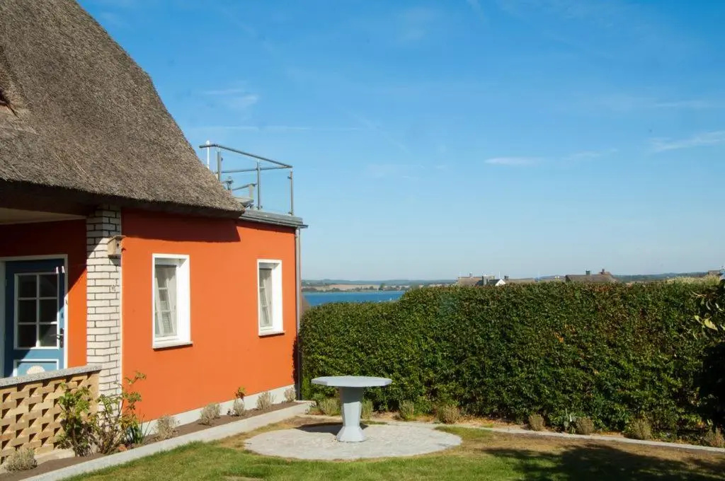 Apartment with sea view