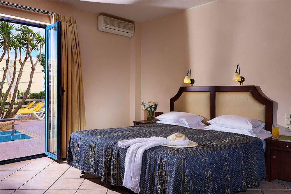 Manos Maria Hotel