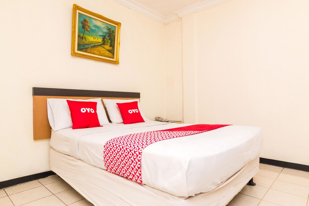 Hotel Laksana Inn by OYO Rooms