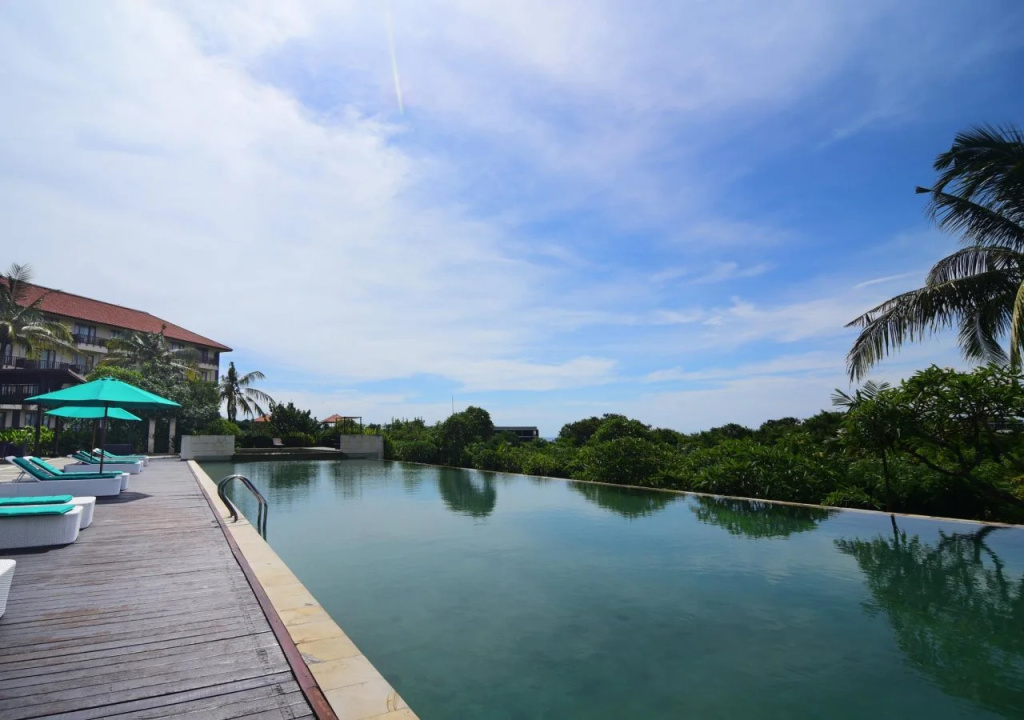 Beach & Waterfront