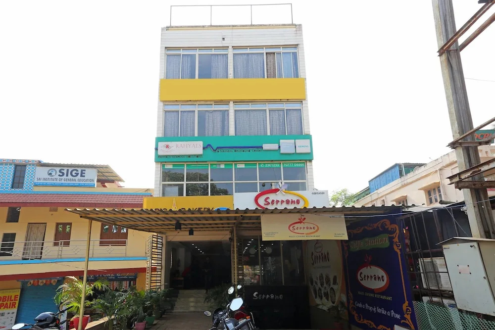OYO 3393 Midway Inn