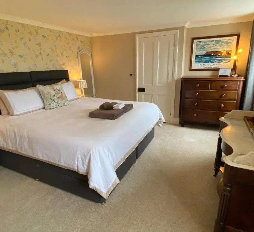 Treveighan Farmhouse - Chambres