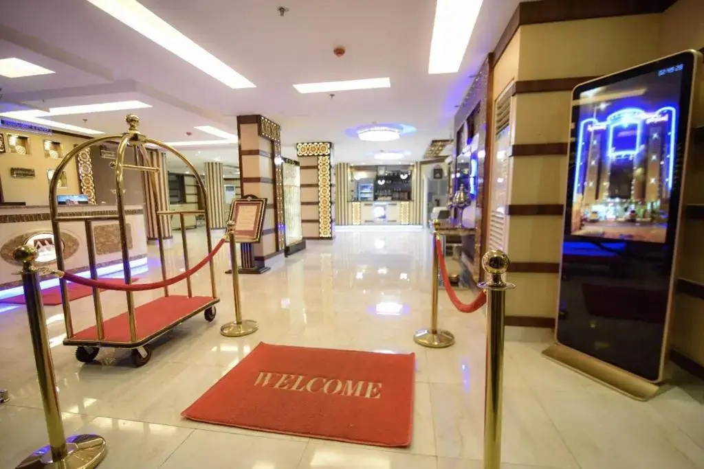 Lobby & Reception
