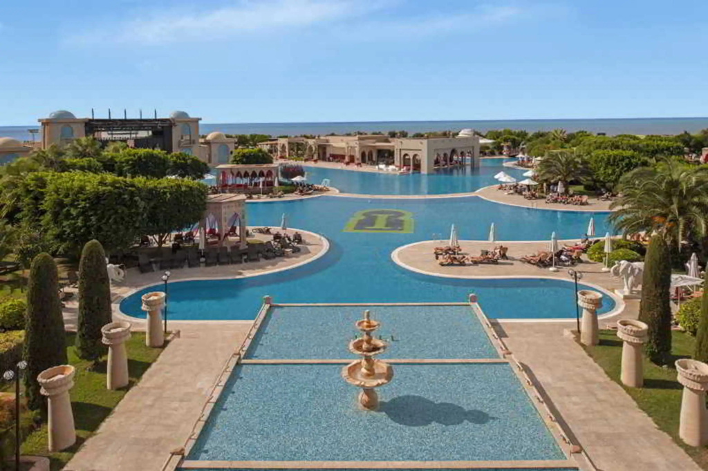 Beach & Waterfront