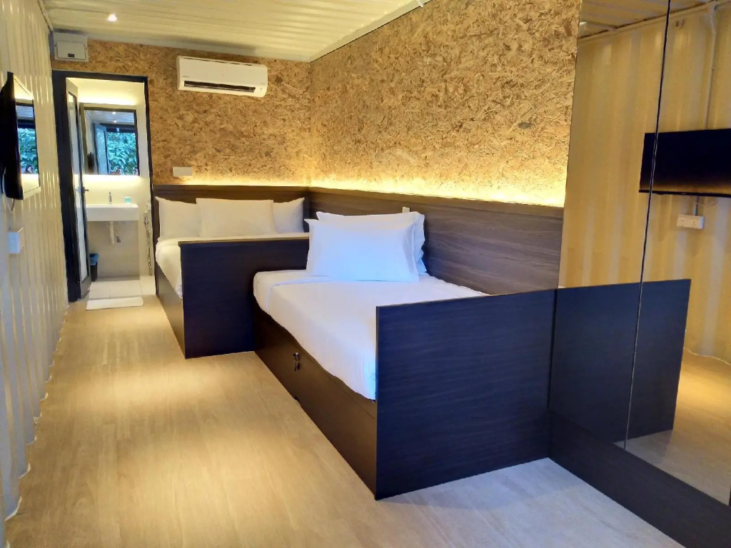 Lobby & Reception