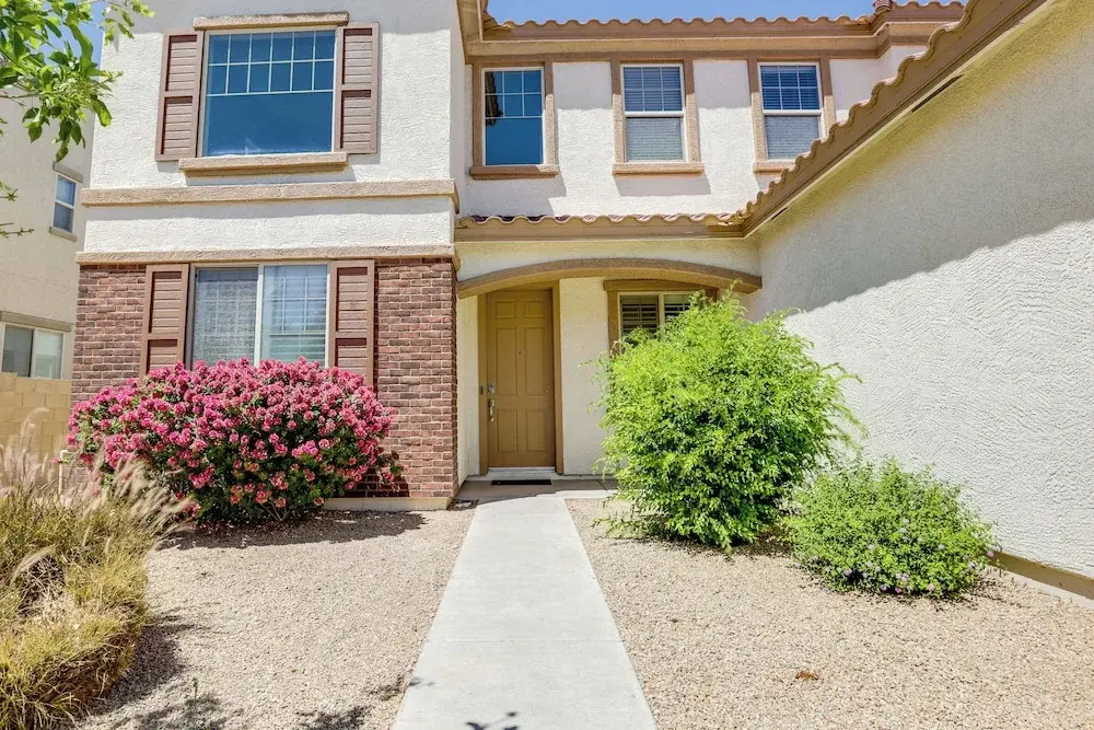 Pool, Fire Pit: Luxe Family Home in Goodyear