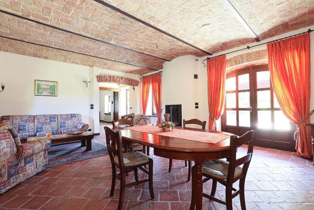 2 Bedrooms Cottage