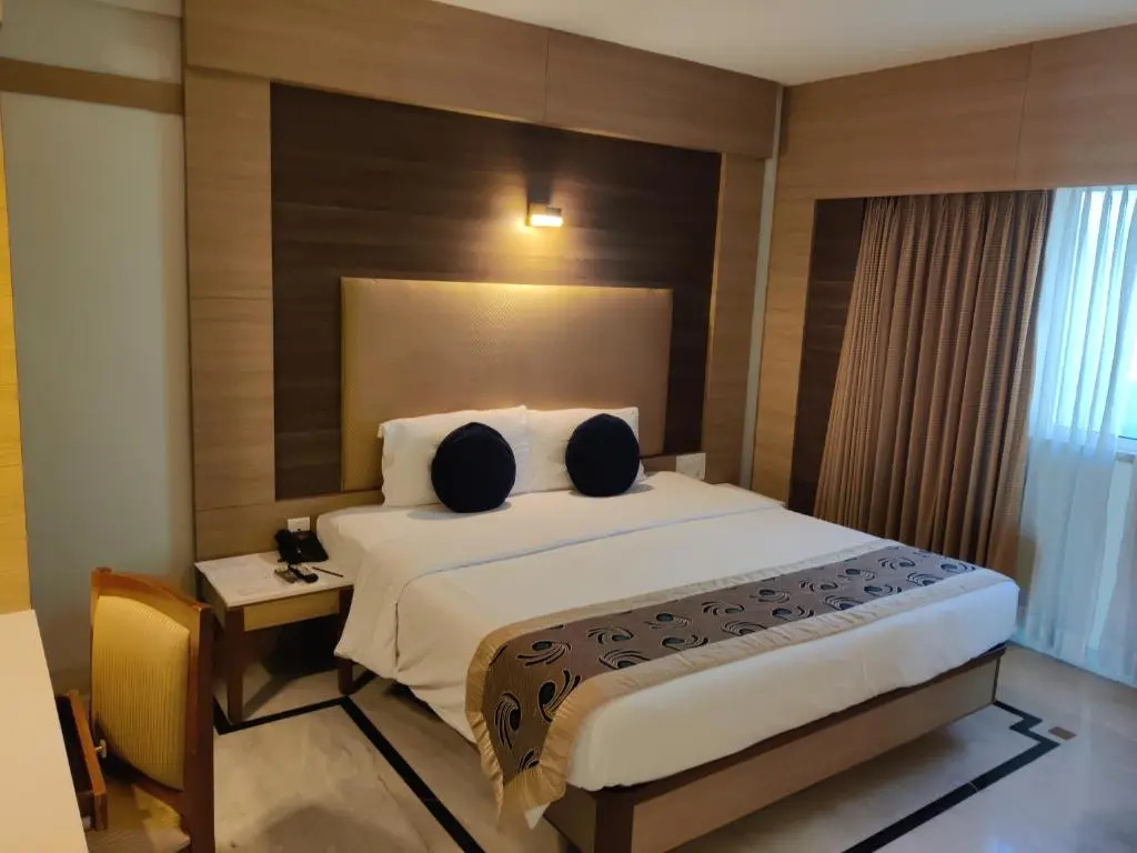 Standard Double Club room (full double bed)