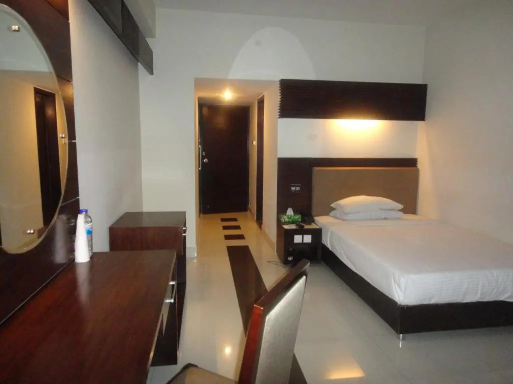 Deluxe Double room (full double bed)