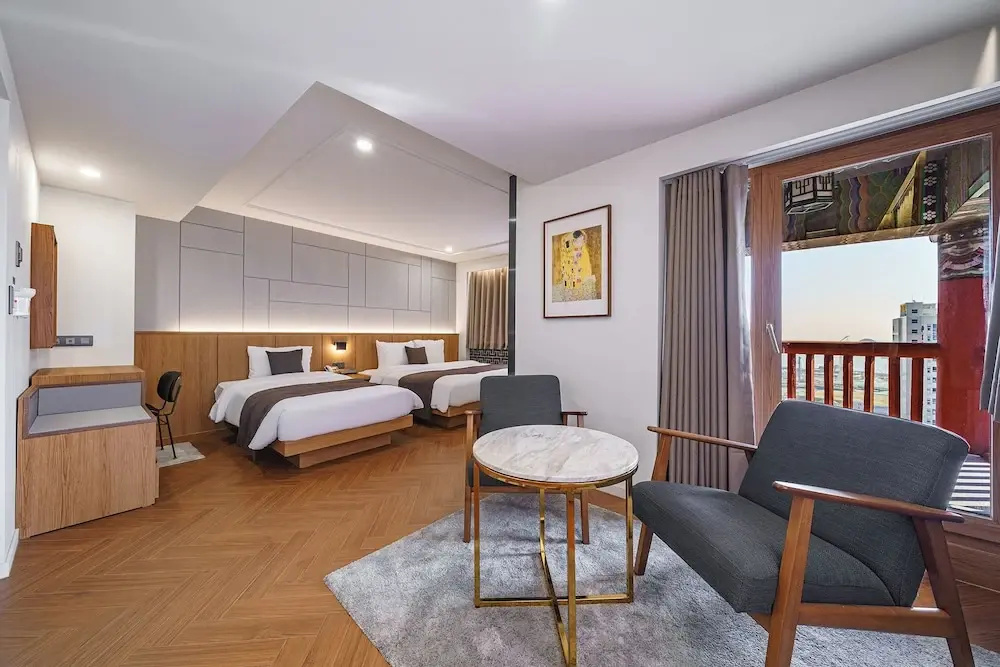 Premier Suite with balcony