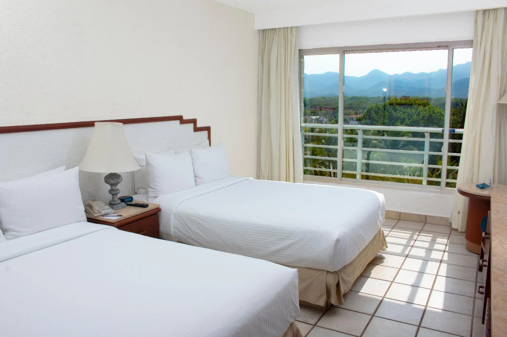 Superior Double room with mountain view (full double bed)