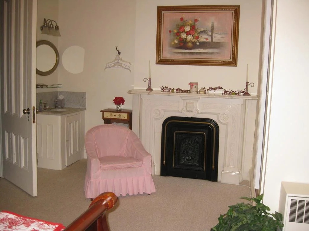 Chapin Park Bed & Breakfast