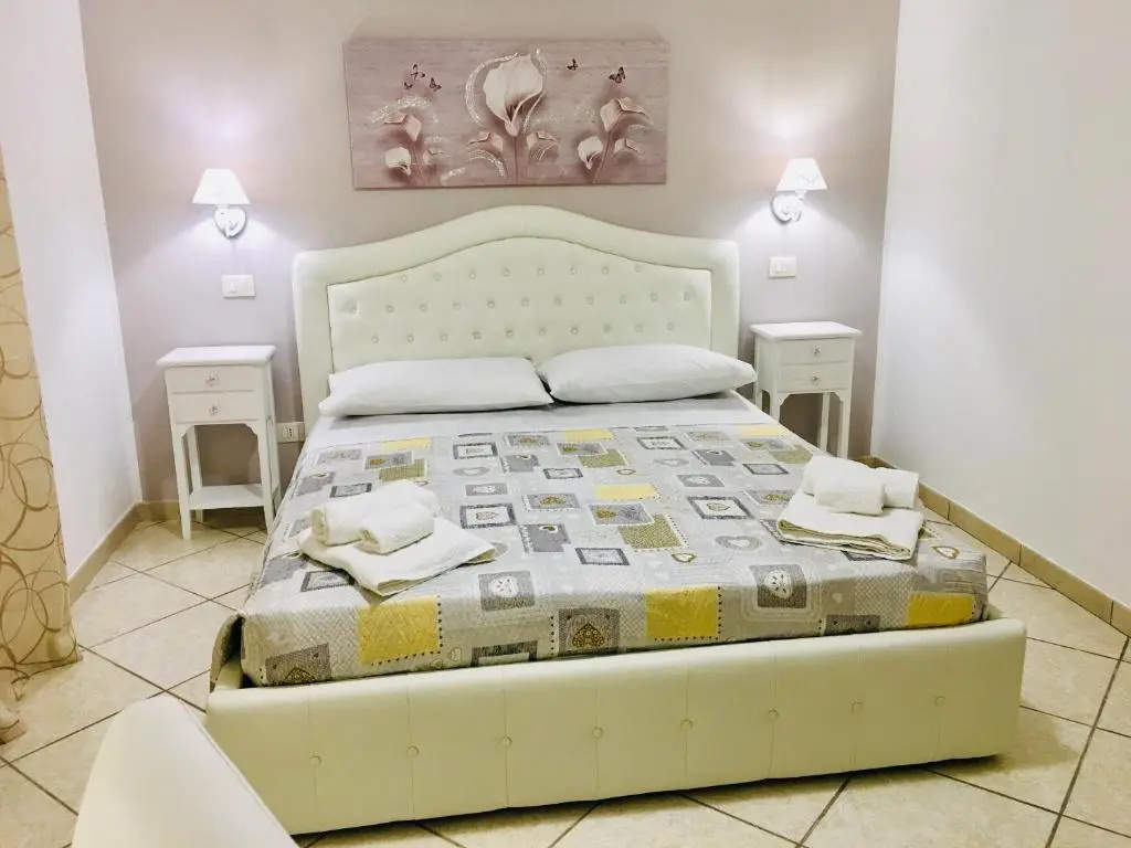 Standard Double room (full double bed)