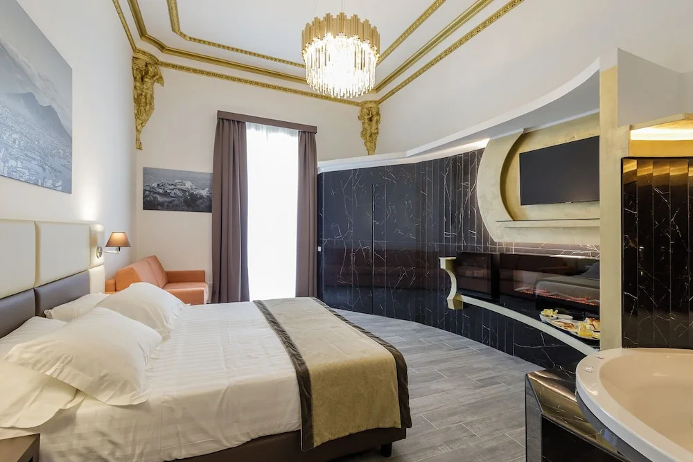 Double Junior Suite (full double bed)