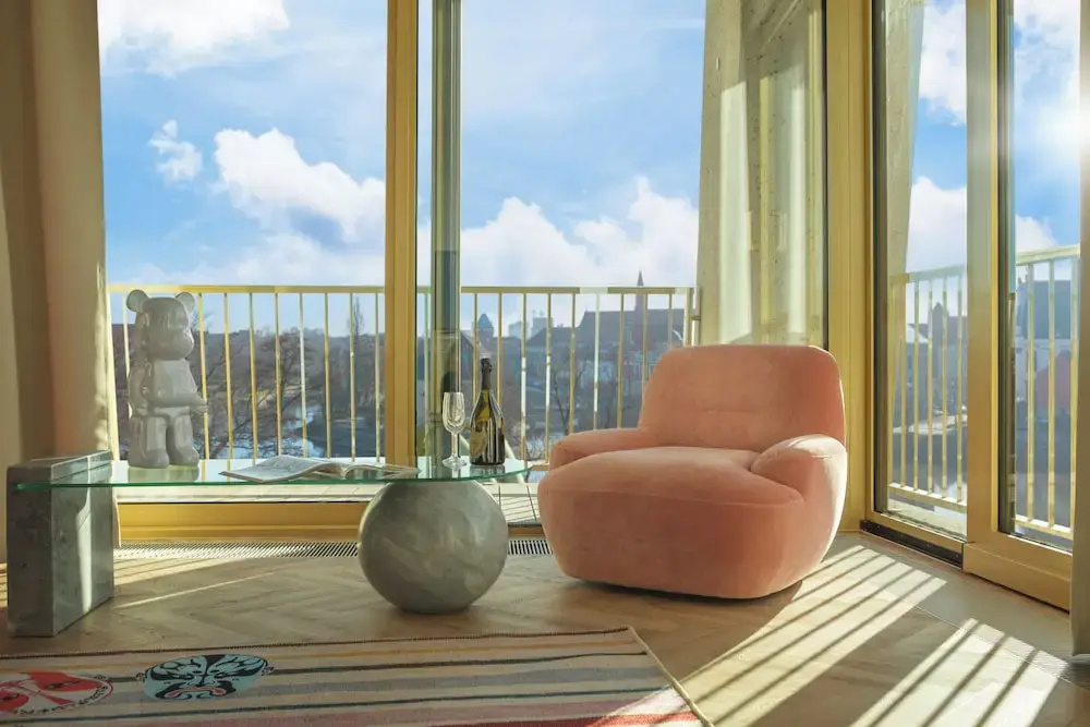 Presidential room with balcony and with river view
