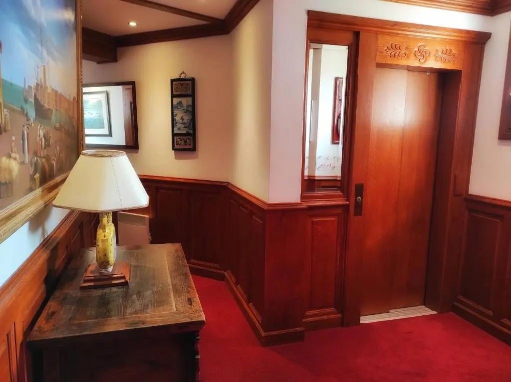 Lobby & Reception