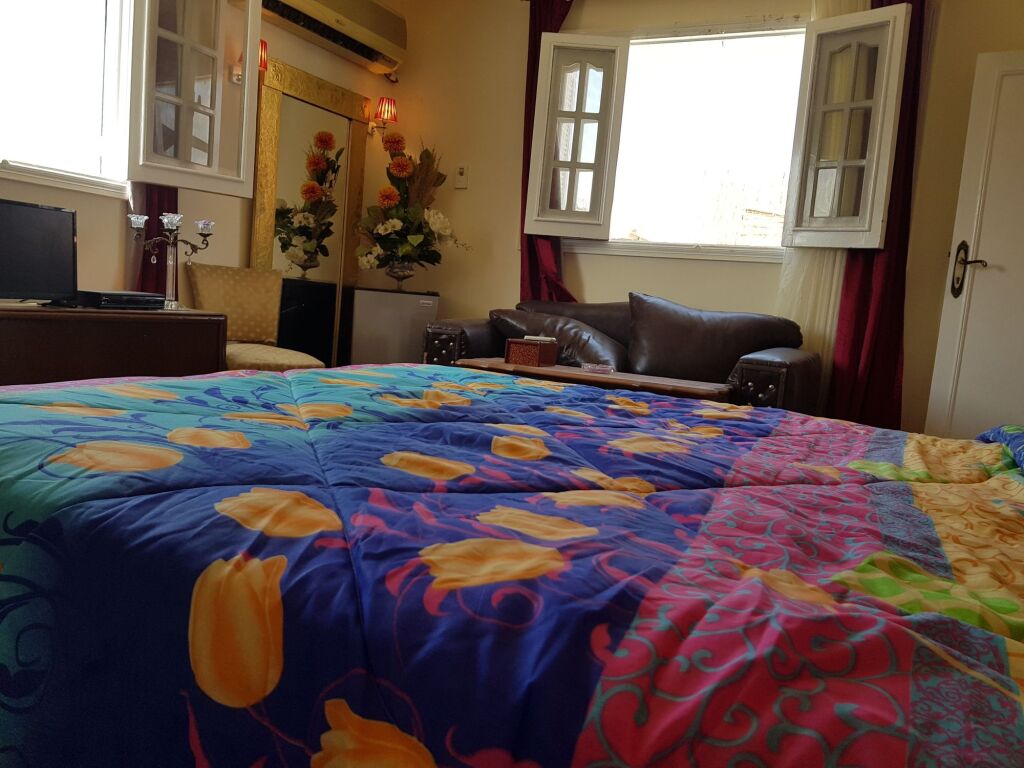 gallery_image_hidden_4