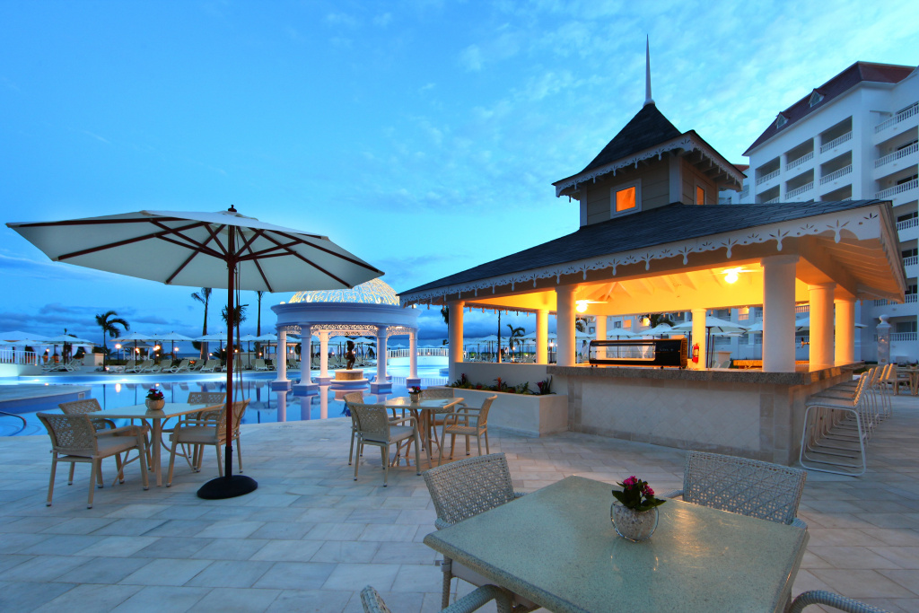 Beach & Waterfront