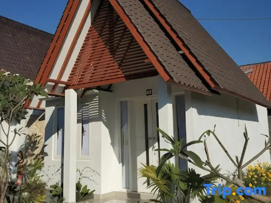 Cozzy white house villa