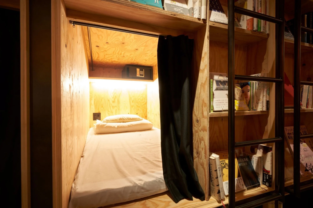 Book & Bed Tokyo Shinjuku - Hostel — фото