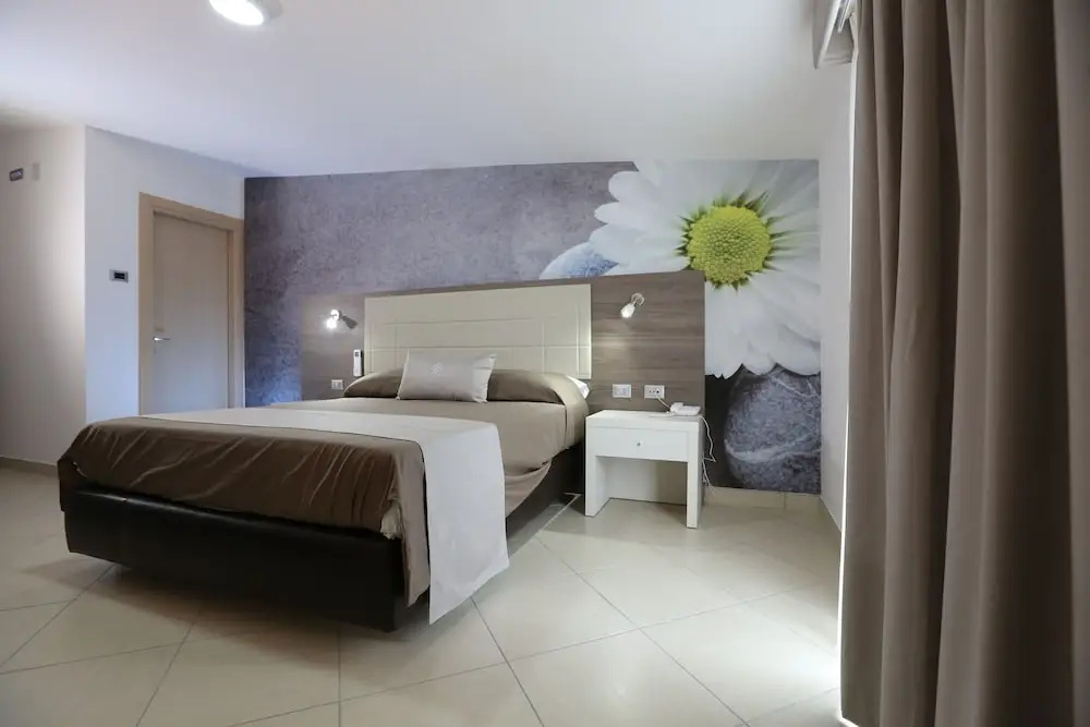 Superior Double room with balcony (full double bed)