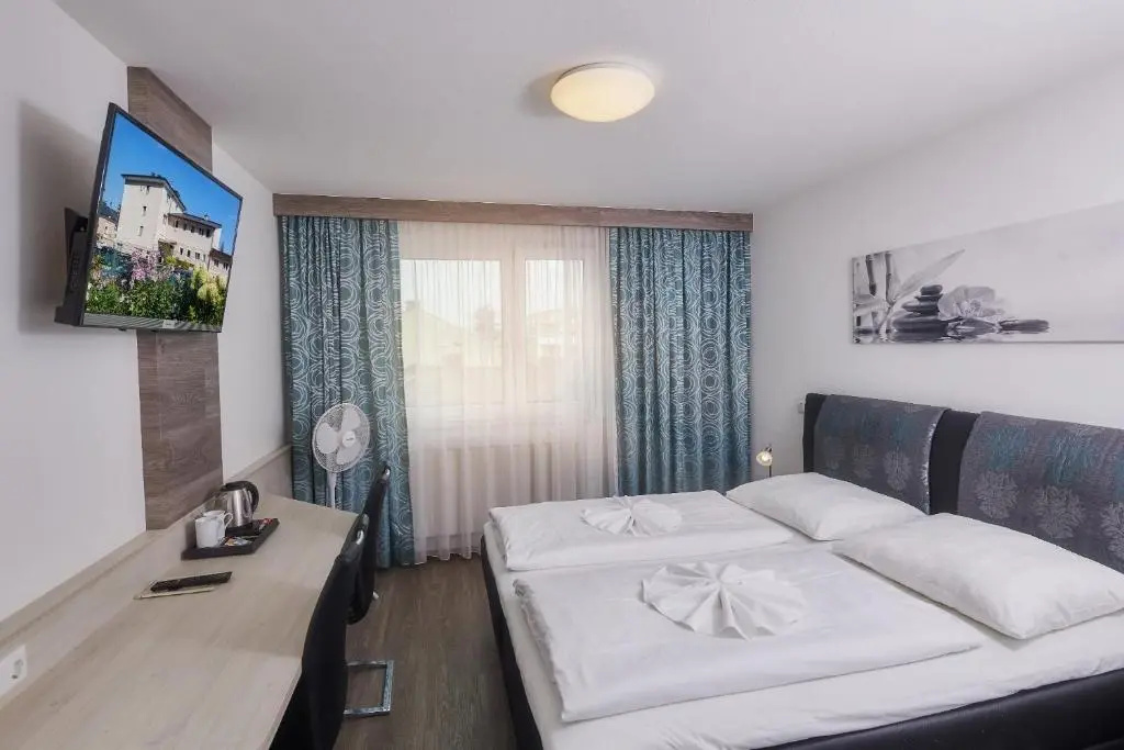 Standard Double room (full double bed)