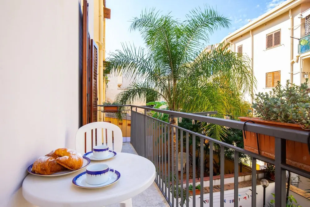 Balcony & Terrace