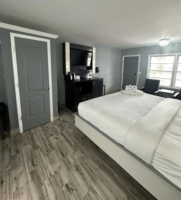 Deluxe Double room with bay view (full double bed)