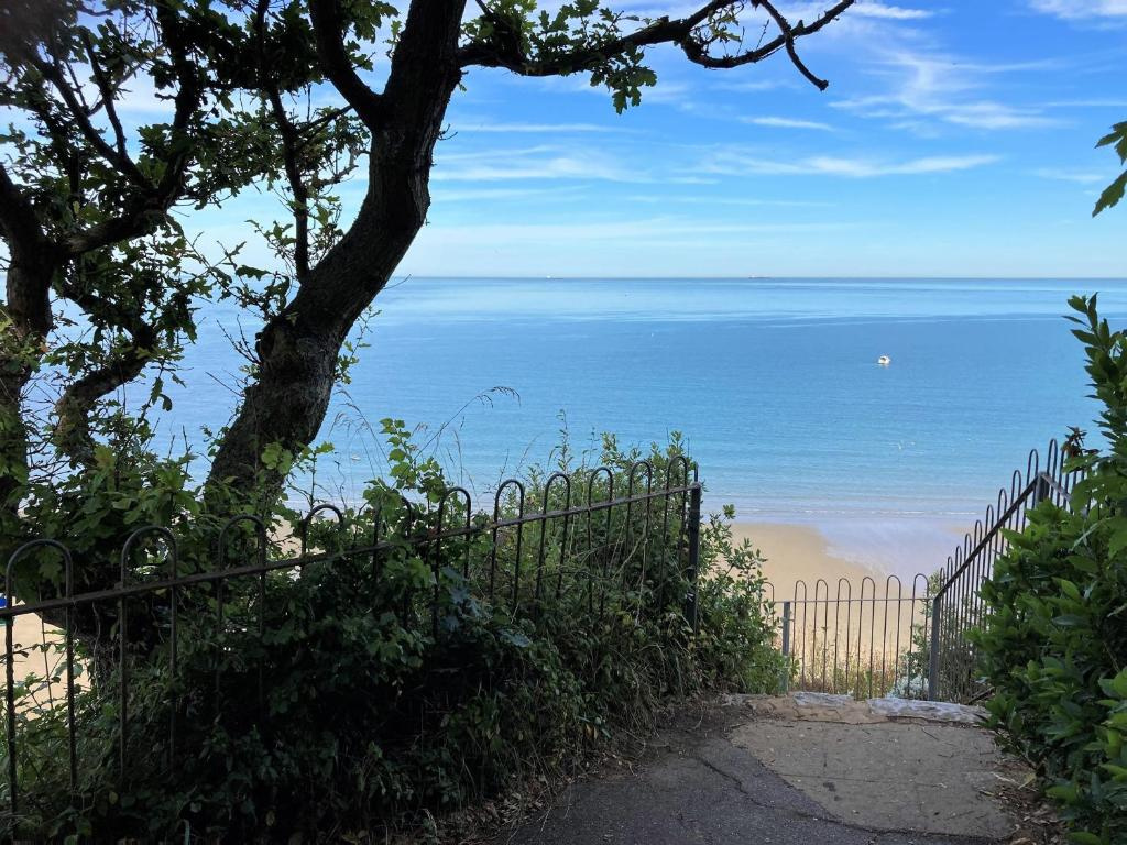 Beach & Waterfront