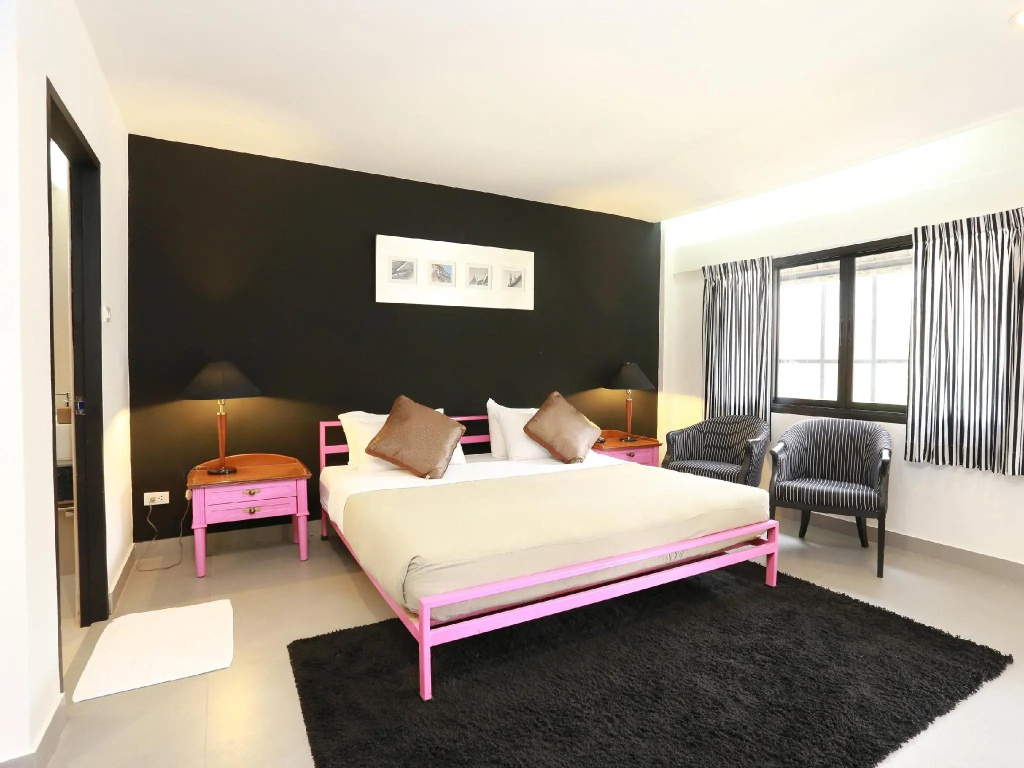 Double Suite (full double bed)