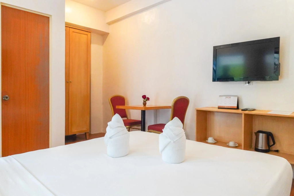 Island Inn Boracay — 3