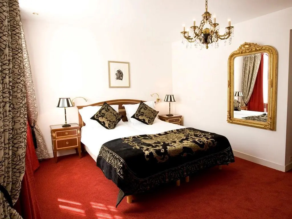 Ambassade Hotel - Chambres