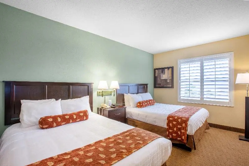 staySky Suites - I Drive Orlando - Chambres