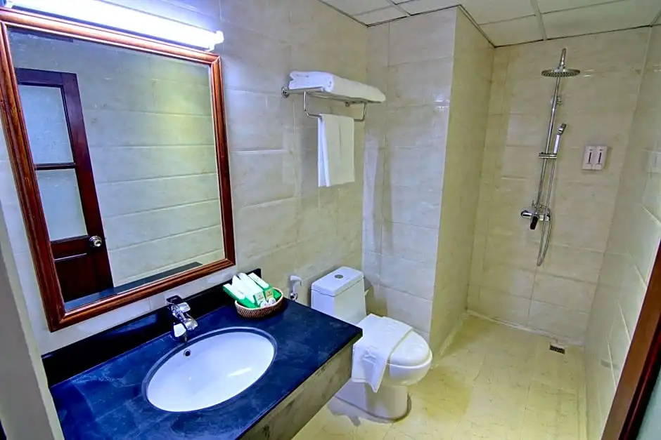 Yadanar Theingi Hotel - Chambres