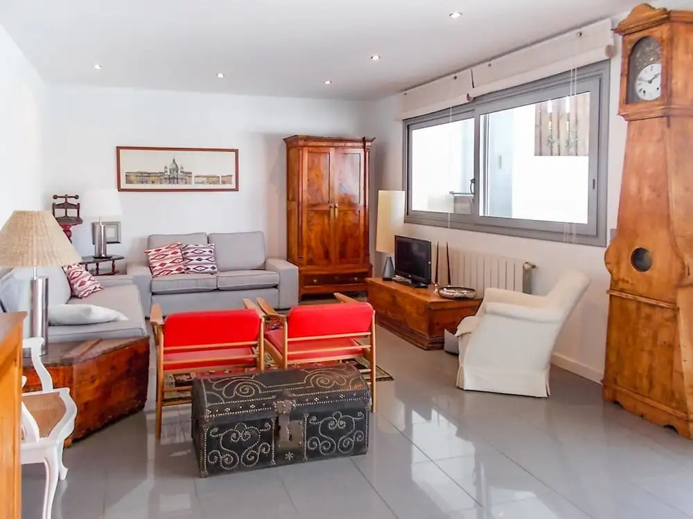Fantastic Holiday Home in St Pere Pescador Spain With Pool - фото 6