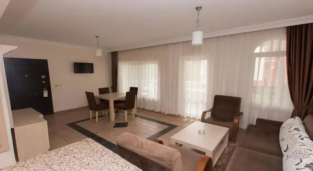 Одноместный семейный номер Standard с видом на сад в Sırma Hotel