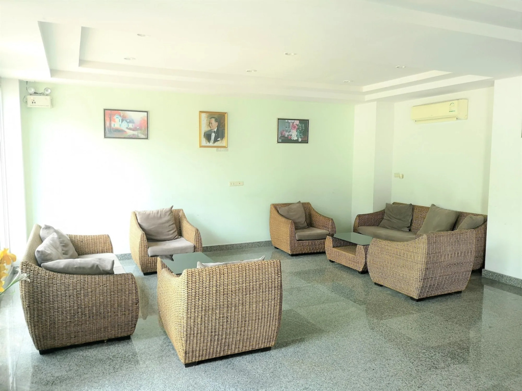 Lobby & Reception