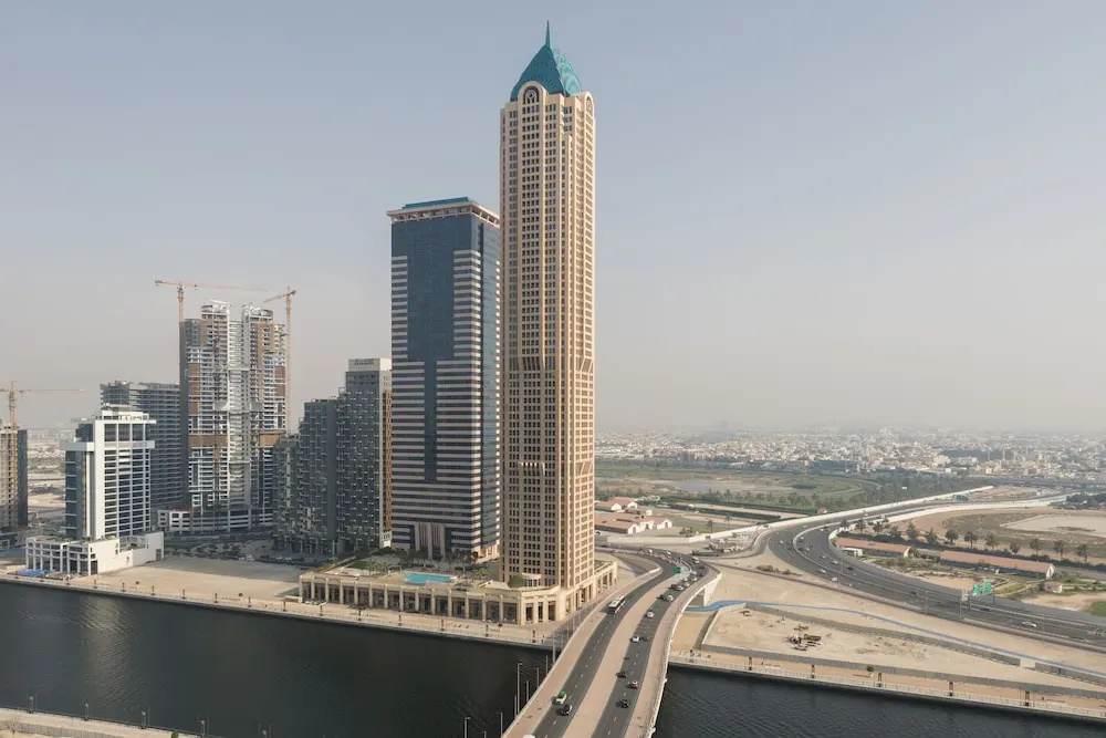 Quiet 1BR with river view