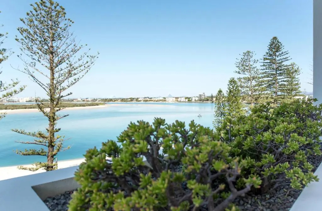 Beach & Waterfront