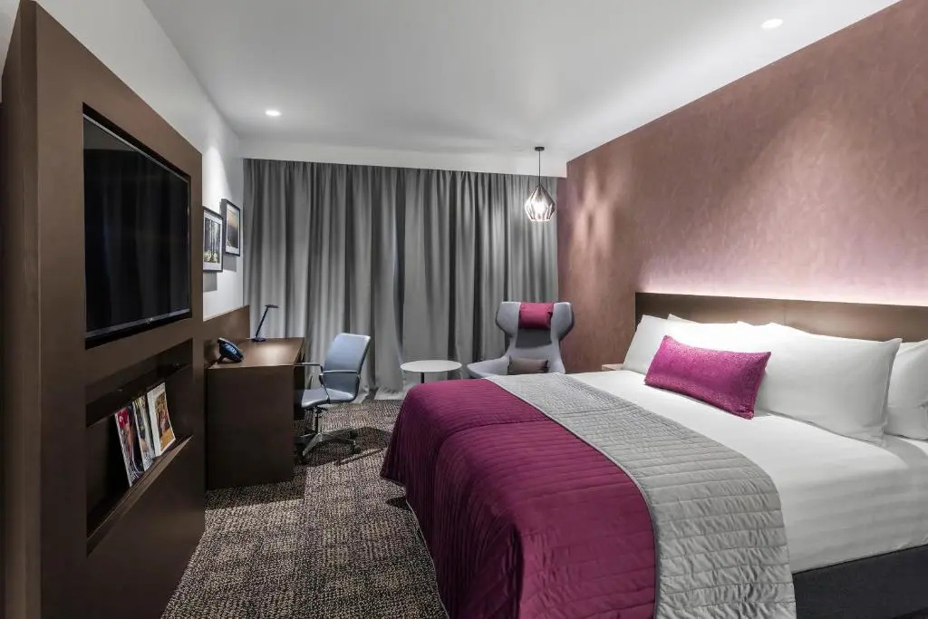 Deluxe Double room (full double bed)