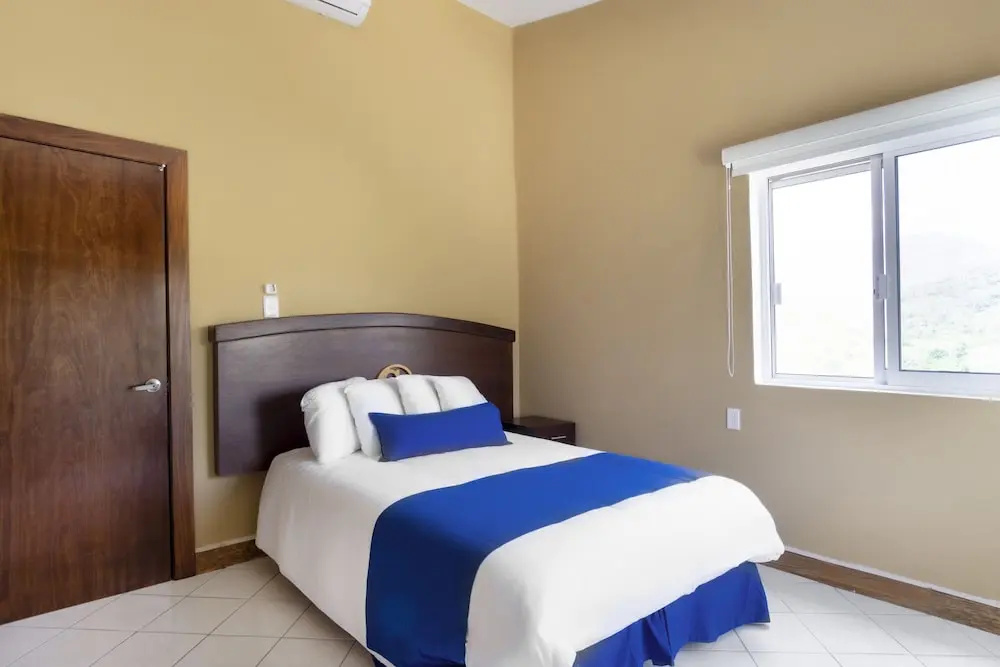 2 Bedrooms Suite with ocean view
