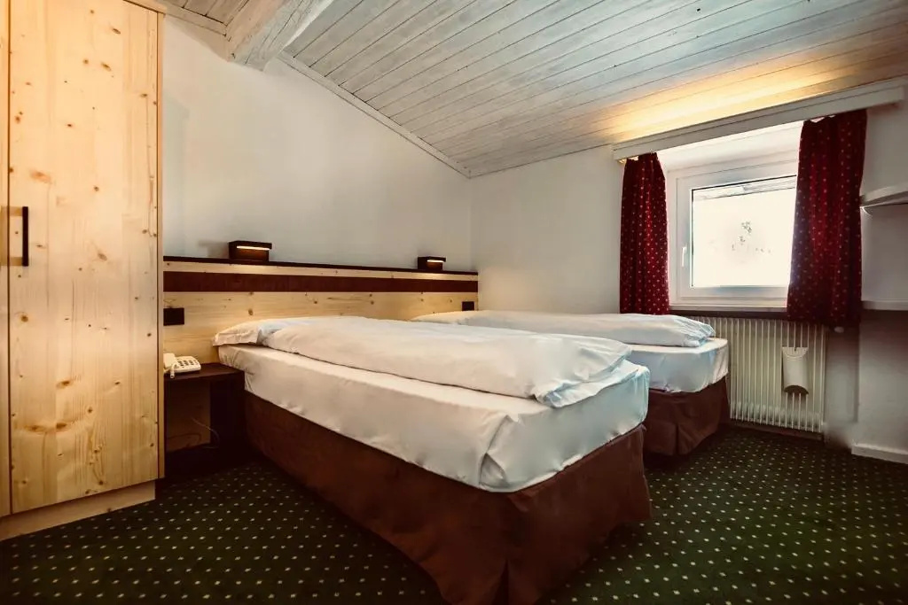 Economy room