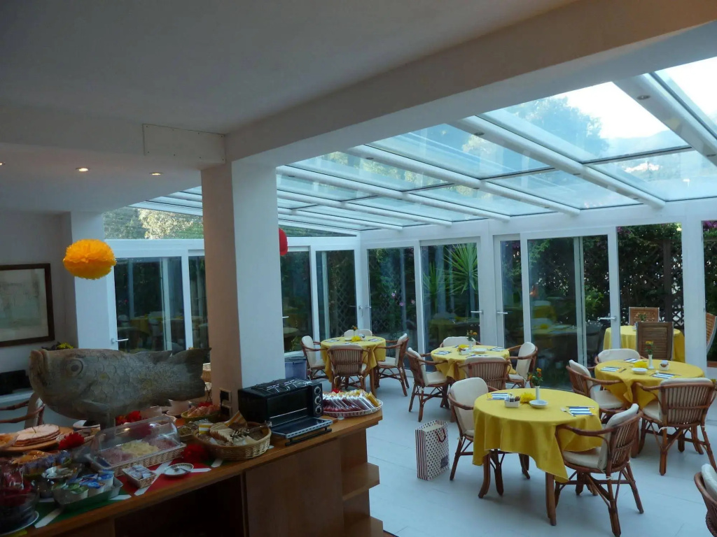 Hotel Yacht Club - Général